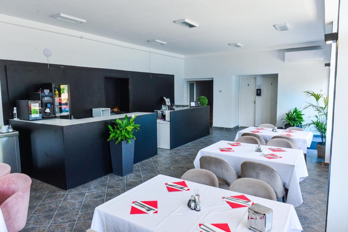 Alsóörs Elmeny Balaton Hotel מראה חיצוני תמונה